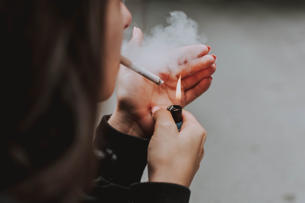 흡연을 그만두는 길: FDA 승인 보조제로 담배를 끊어보세요